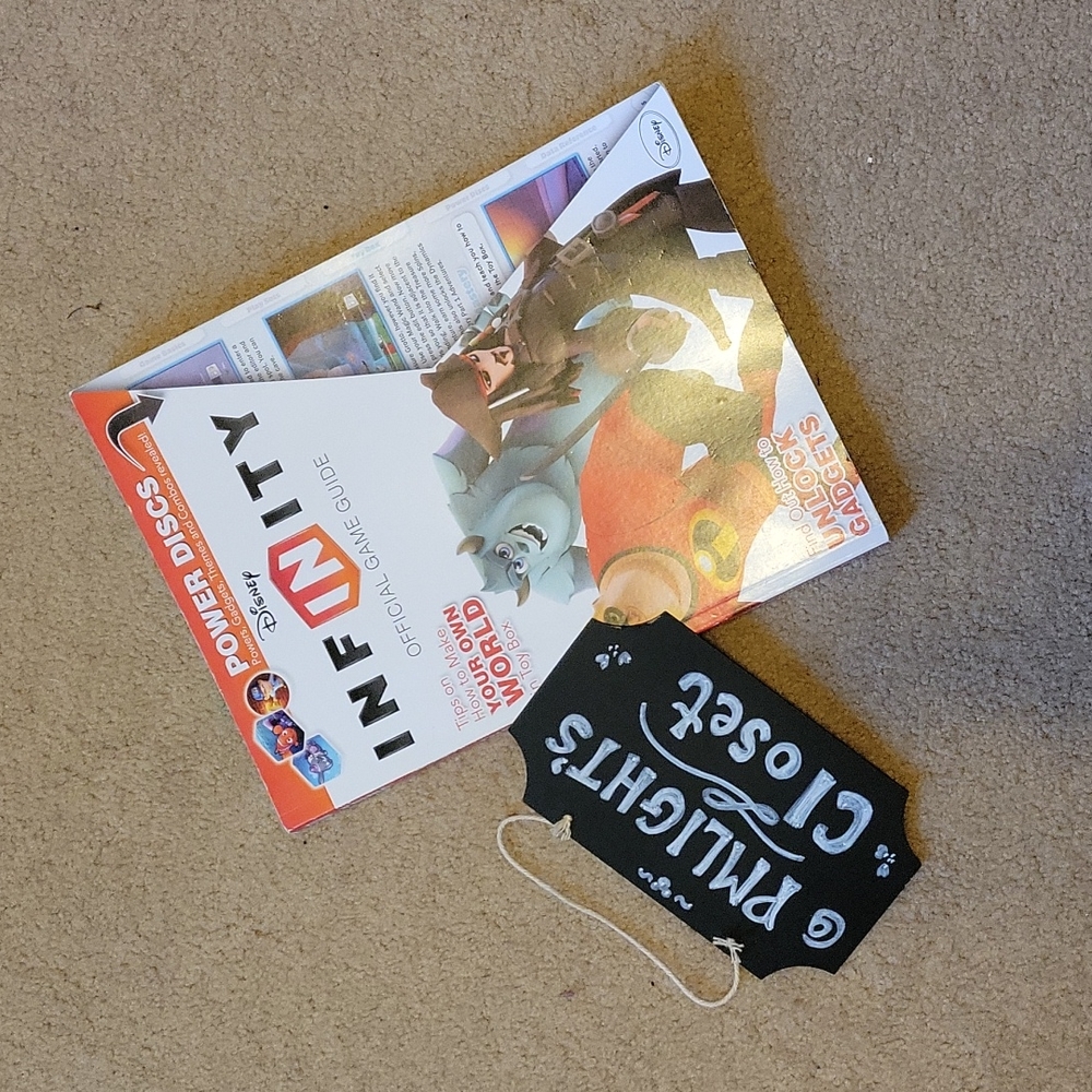 Disney Infinity Official Game Guide from Prima - Picture 2 of 3